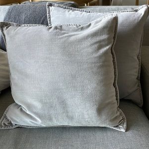 listing-status-banner